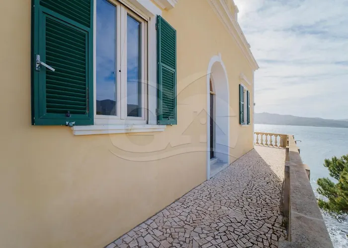 Holiday home Dimora Le Fortezze Sullo Scoglio - Goelba Portoferraio