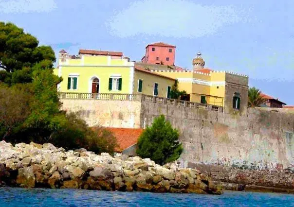 Дом отдыха Dimora Le Fortezze Sullo Scoglio - Goelba Портоферрайо